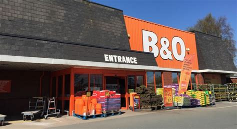 b&q stores wrexham.